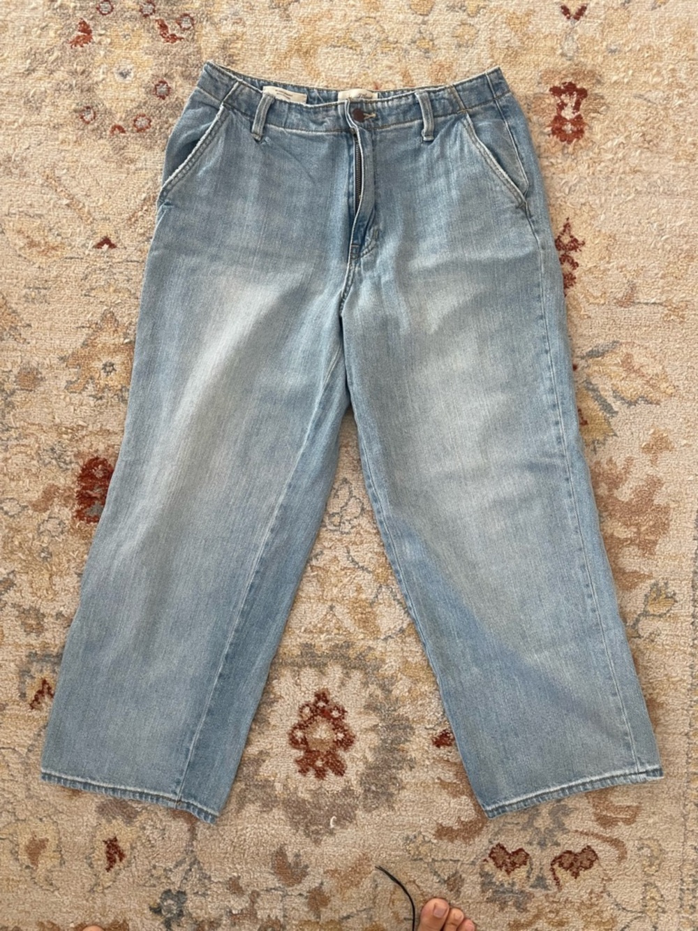 Universal Thread Light Blue Relaxed Fit Men's Jeans